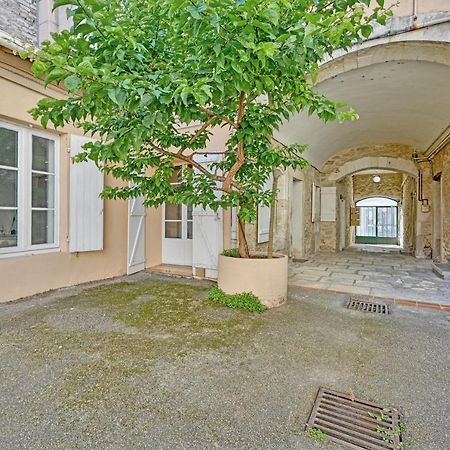 Appartement Au Calme En Plein Centre-Ville Nîmes Exteriör bild