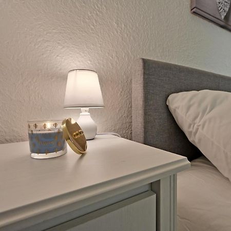 Appartement Au Calme En Plein Centre-Ville Nîmes Exteriör bild