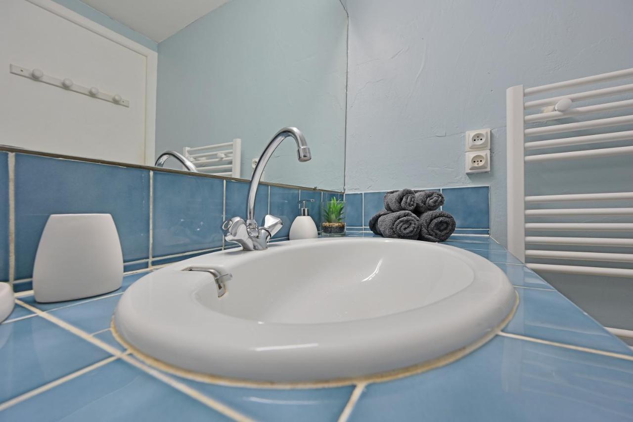 Appartement Au Calme En Plein Centre-Ville Nîmes Exteriör bild