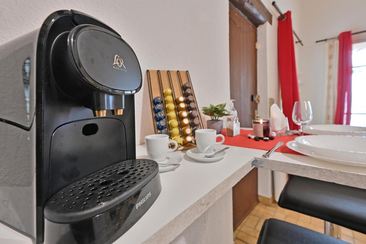 Appartement Au Calme En Plein Centre-Ville Nîmes Exteriör bild